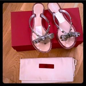 Valentino slide Just bought these they don’t fit.